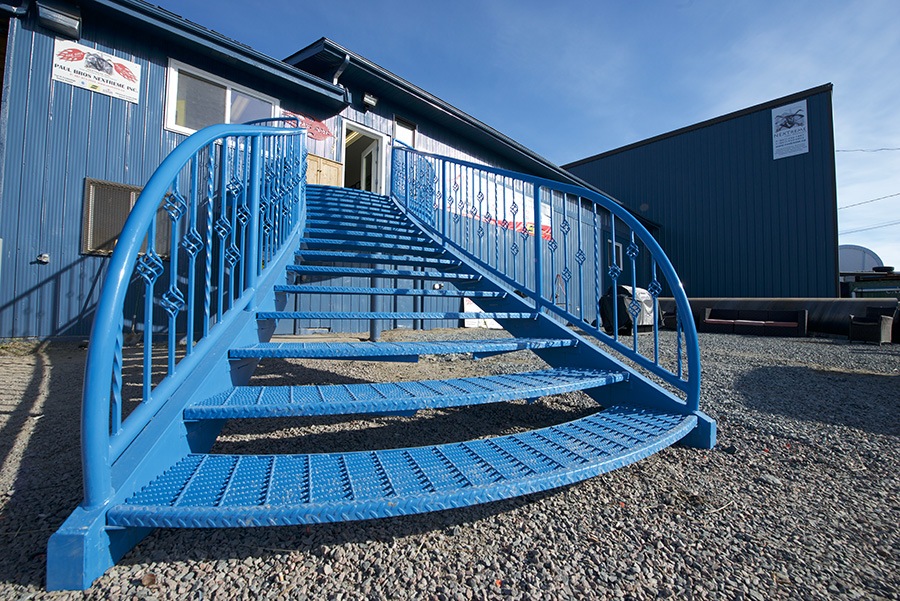 Pre-Fabricated Steel Building with steel stairs